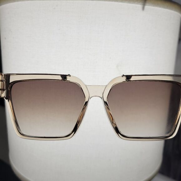 Stylish Transparent Frame Chunky Sunglasses - Picture 12 of 13